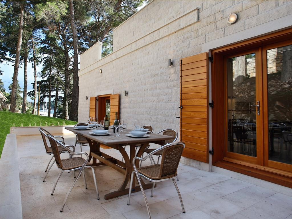 Private Luxury Villa Bianco On Solta For Up To 10 Persons, Heated Pool, Free Parking, Very Close To The Beach! Free Kajak & Mountainbikes, Great Living Area & Privacy! Rogac Exterior photo