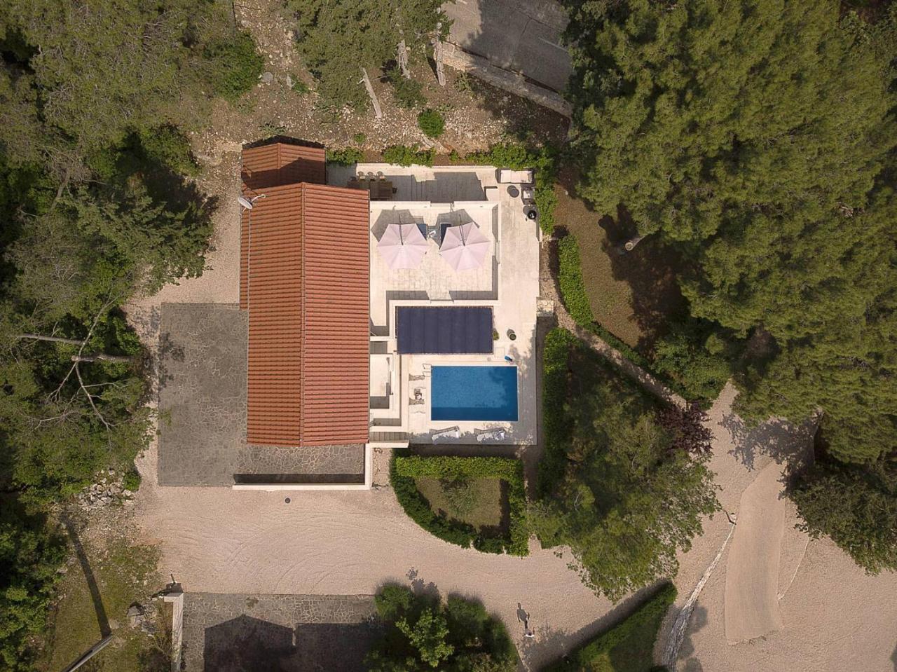 Private Luxury Villa Bianco On Solta For Up To 10 Persons, Heated Pool, Free Parking, Very Close To The Beach! Free Kajak & Mountainbikes, Great Living Area & Privacy! Rogac Exterior photo